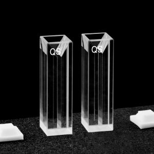 Quartz 10mm Fluorescence Micro Cuvette, 700ul, Sintered 83, Four-Way Light, PTFE Cap, 1pc/ea, C104CR12