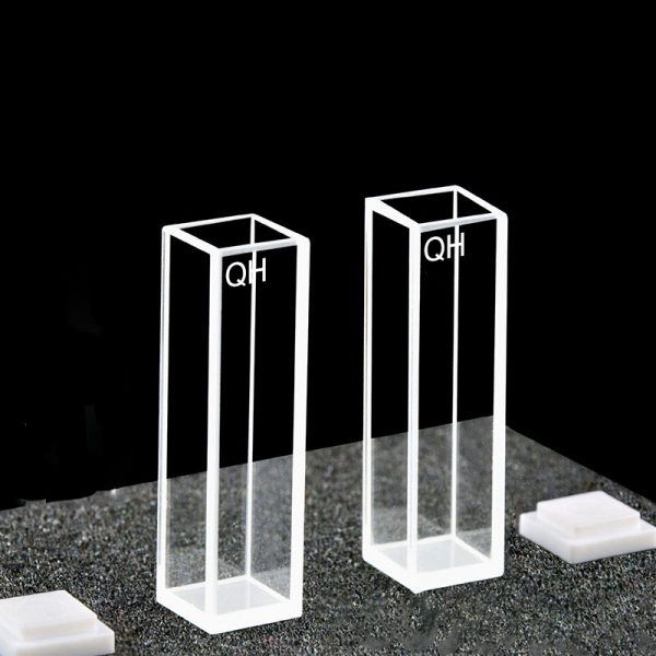 C104CR3 10mm Standard Cuvette 3.5ml Four Way Light PTFE Cap Pack of Two
