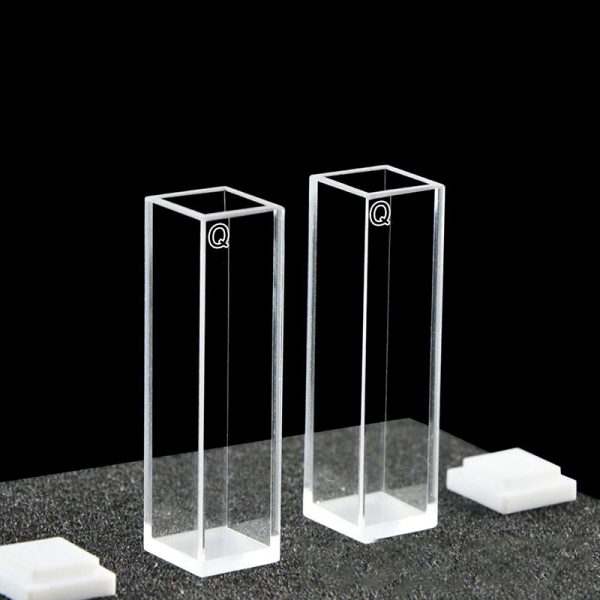 C104CS19 10mm Standard Cuvette 3.5ml Four Way Light PTFE Cap Pack of Two