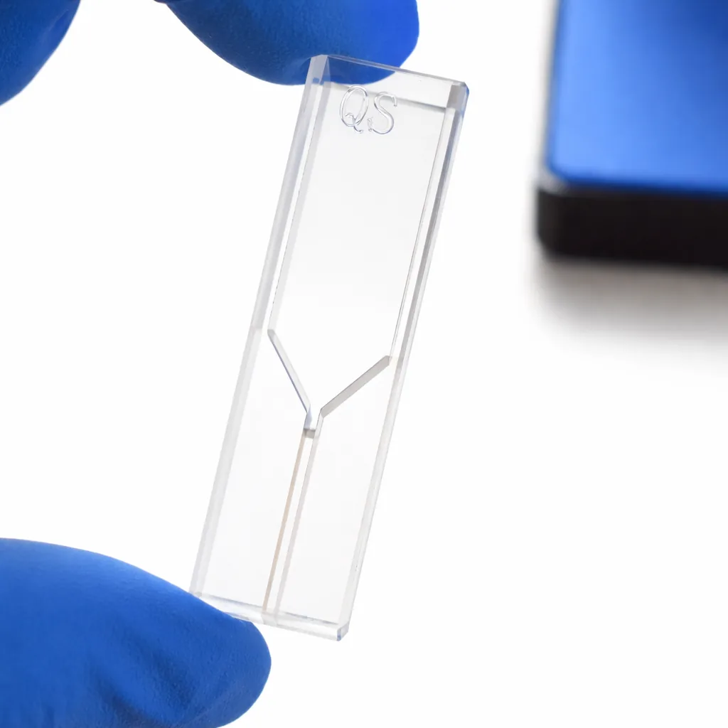 Micro-volume quartz cuvettes
